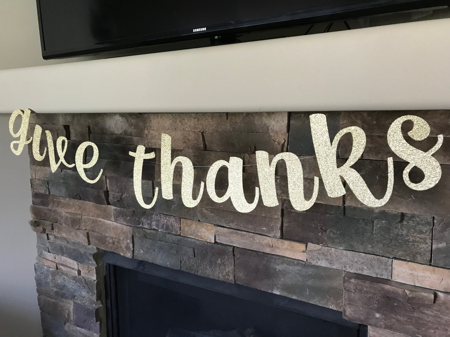 Give thanks banner / give thanks / thanksgiving banner / thanksgiving / give thanks glitter banner / give thanks sign / thankful