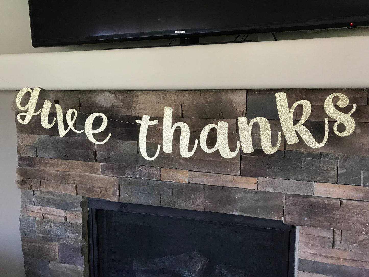 Give thanks banner / give thanks / thanksgiving banner / thanksgiving / give thanks glitter banner / give thanks sign / thankful