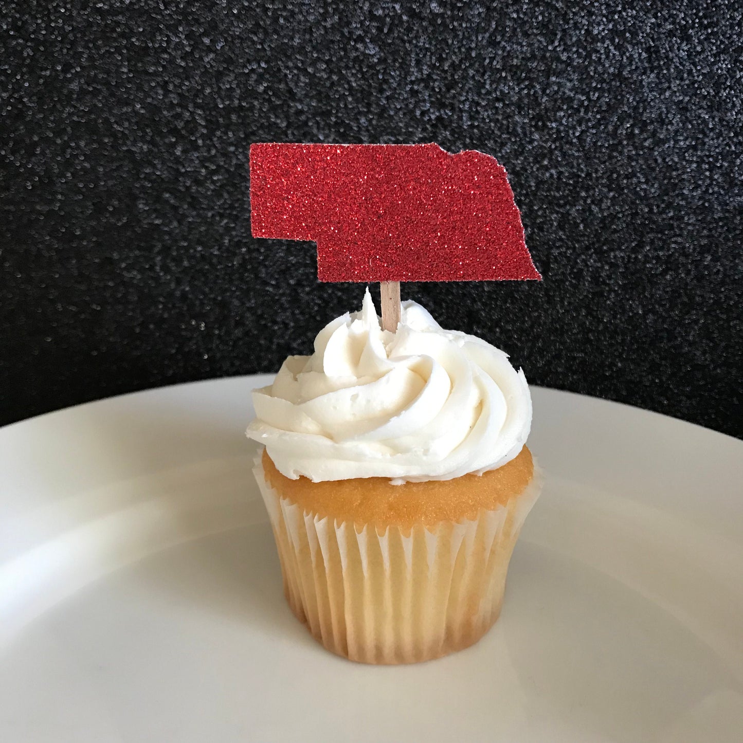 DIY Nebraska cupcake toppers, Nebraska football, Nebraska graduation, graduation party decorations, 2022 graduation, Nebraska bound