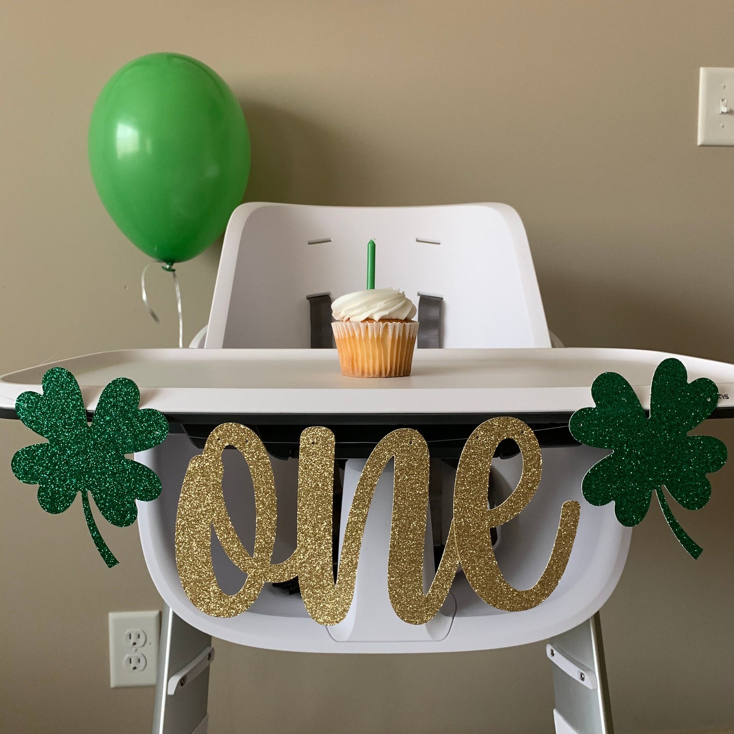 St Patricks Day 1st Birthday, St Patricks Day Birthday Banner, Shamrock high chair banner, Irish 1st birthday, March 17th birthday